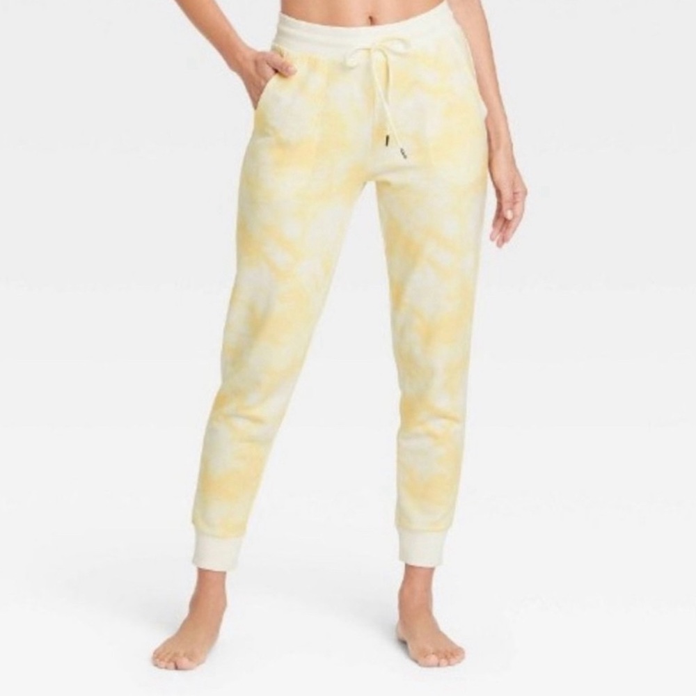 NWOT Stars Above Beautifully Soft Fleece Joggers in Yellow Tie Dye